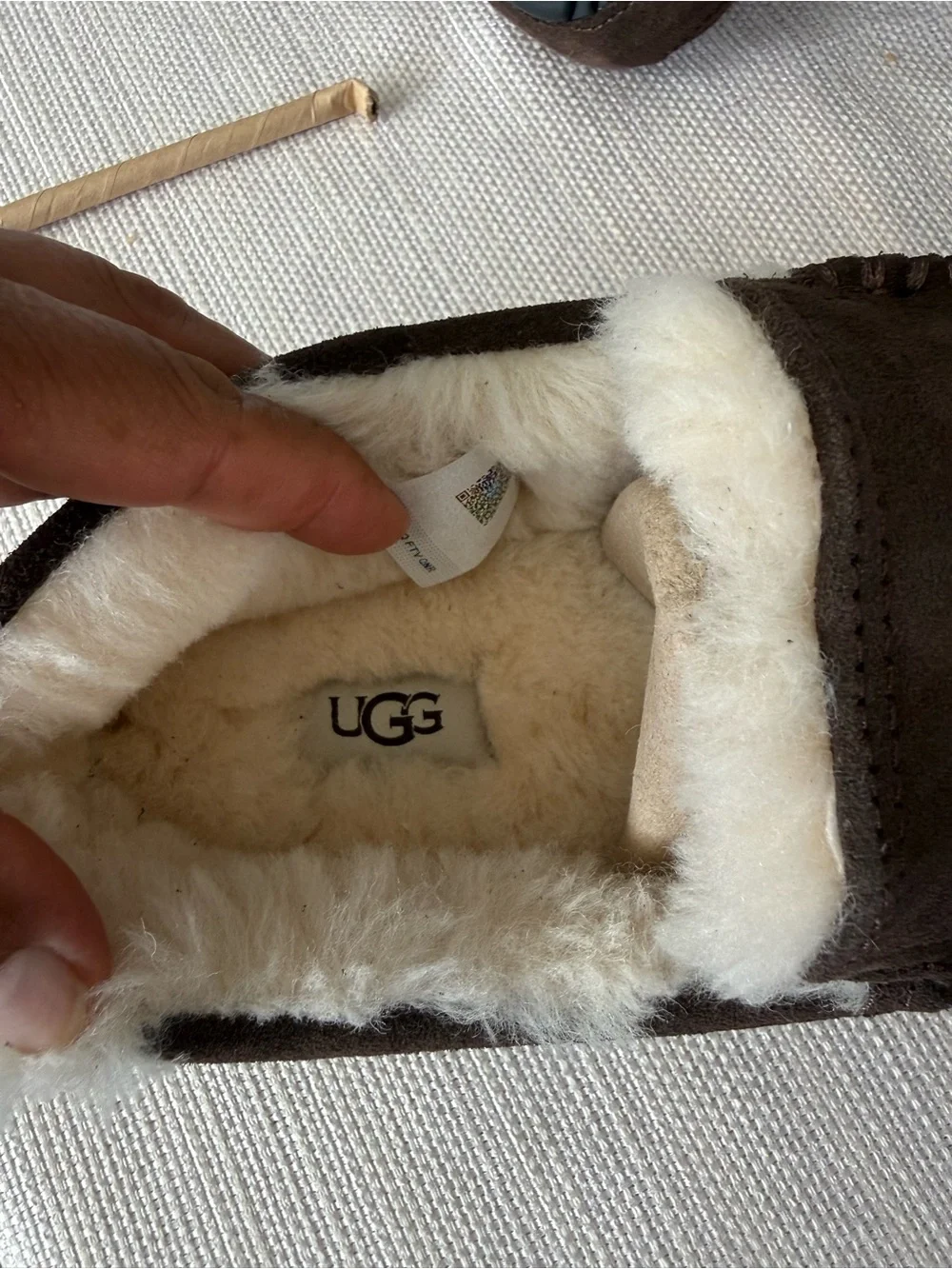 UGG Men’s linscot suede slippers